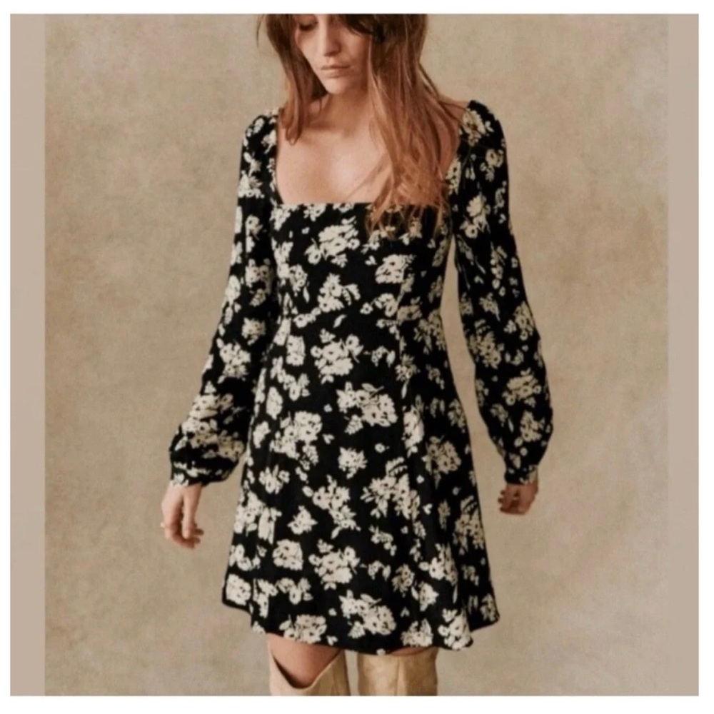 Sézane Carola Mini Dress Puff Sleeve NEW Black
Floral Smocked Women's